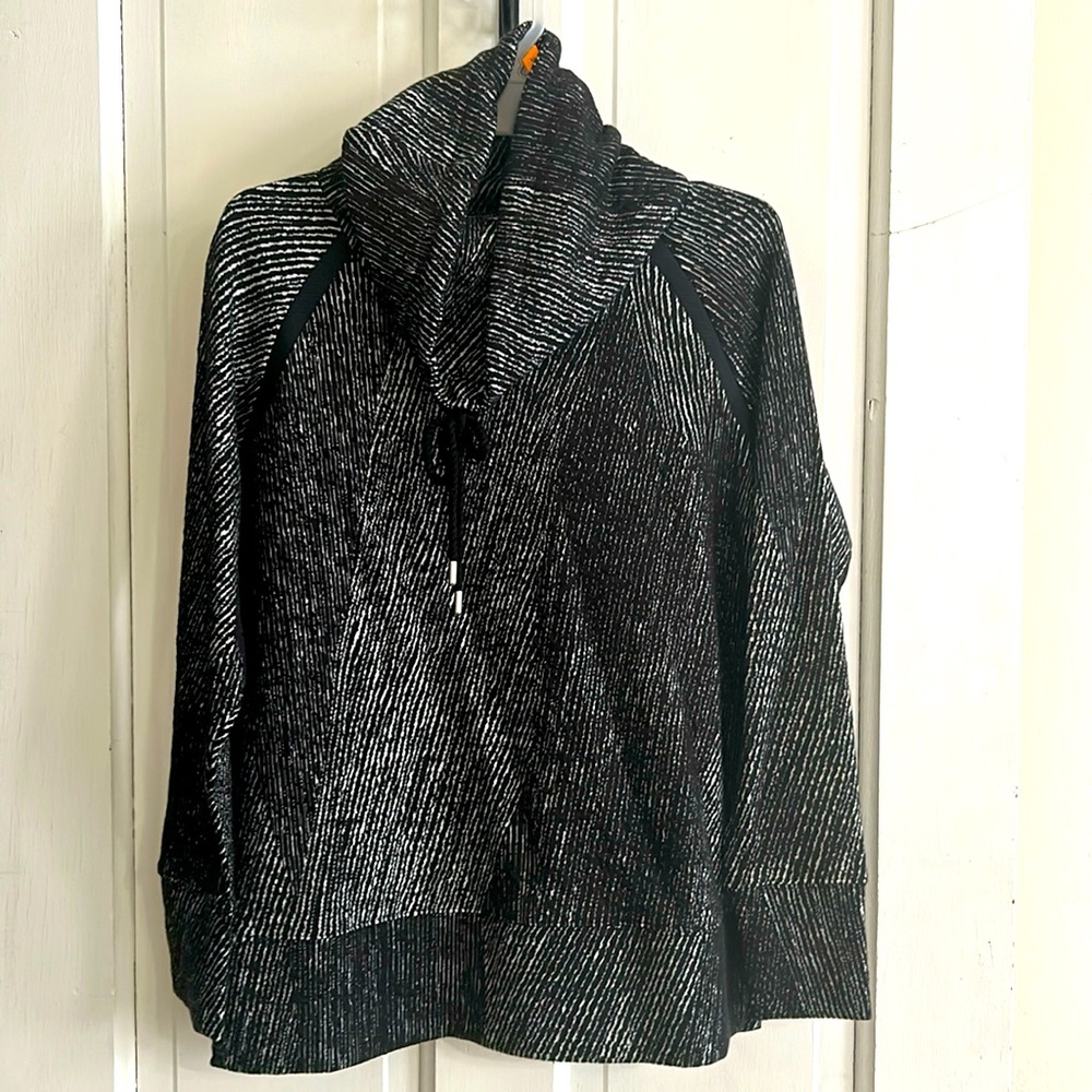 Black and White sweatshirt- Excellent Condition
